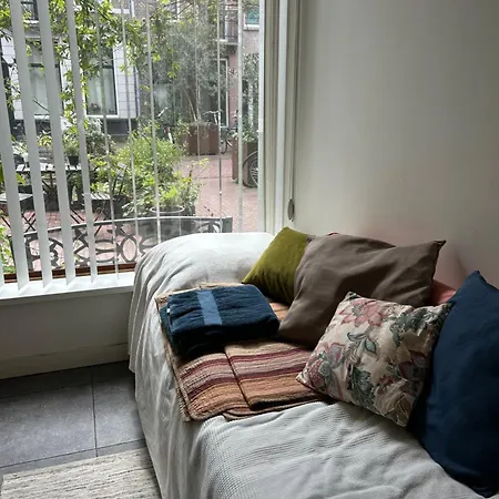 Bed & Breakfast Marijke's Guestroom *